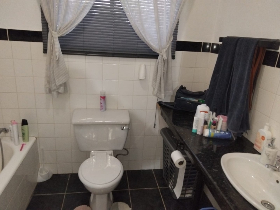 4 Bedroom Property for Sale in Lourenspark North West